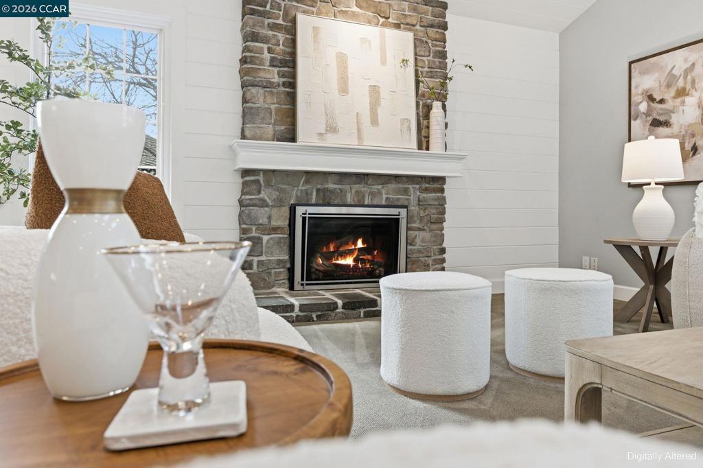 813 813 Columbine Ct