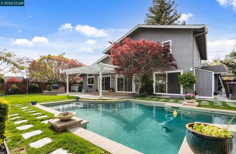 Photo of 813 813 Columbine Ct Ct, Danville, CA 94526 (MLS # 41123621)