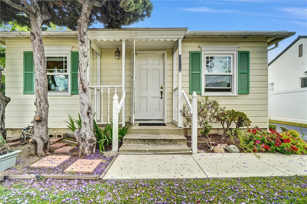 3224 Cerritos Avenue