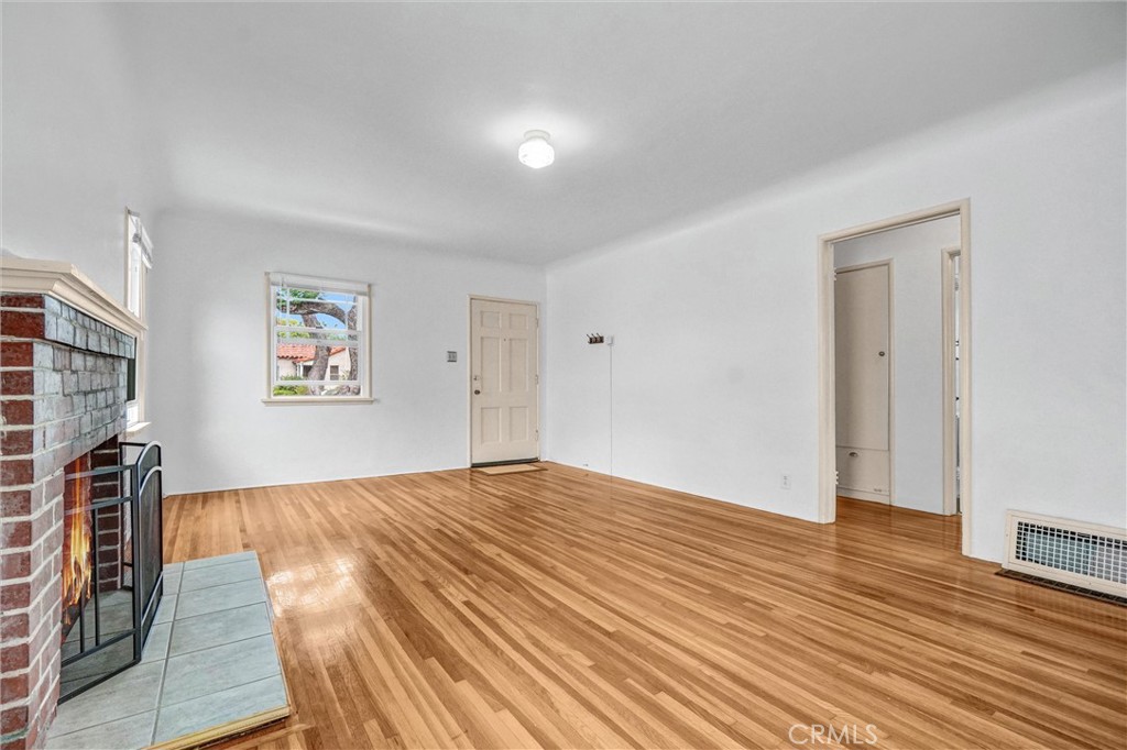 3224 Cerritos Avenue