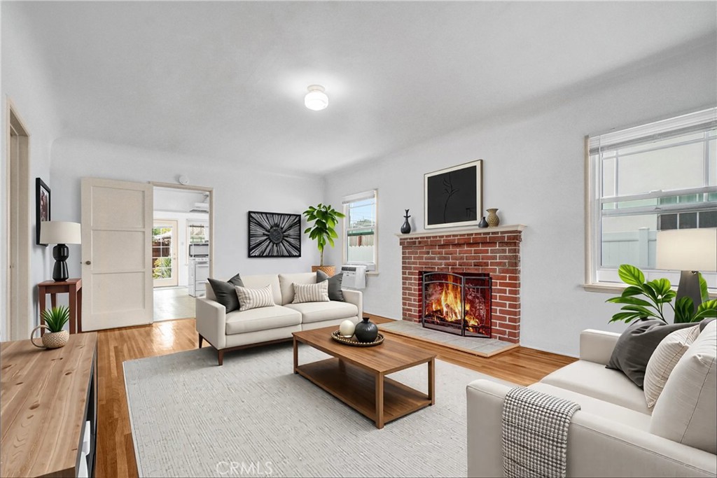 3224 Cerritos Avenue