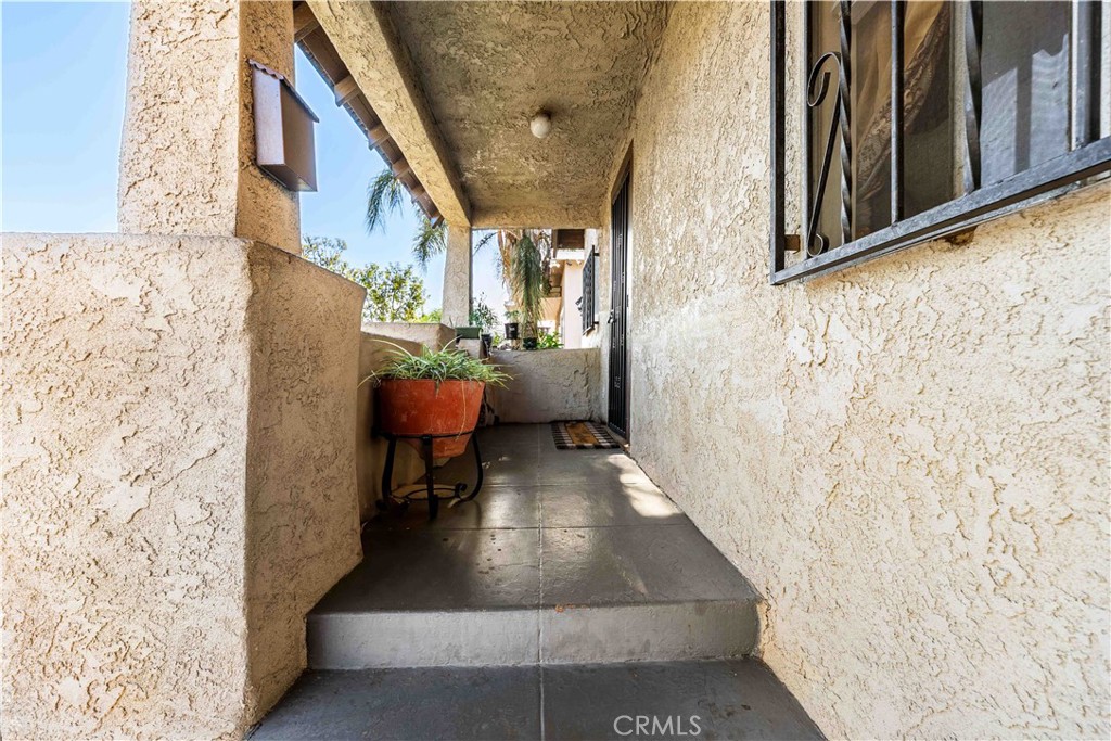 939 E 88th Place