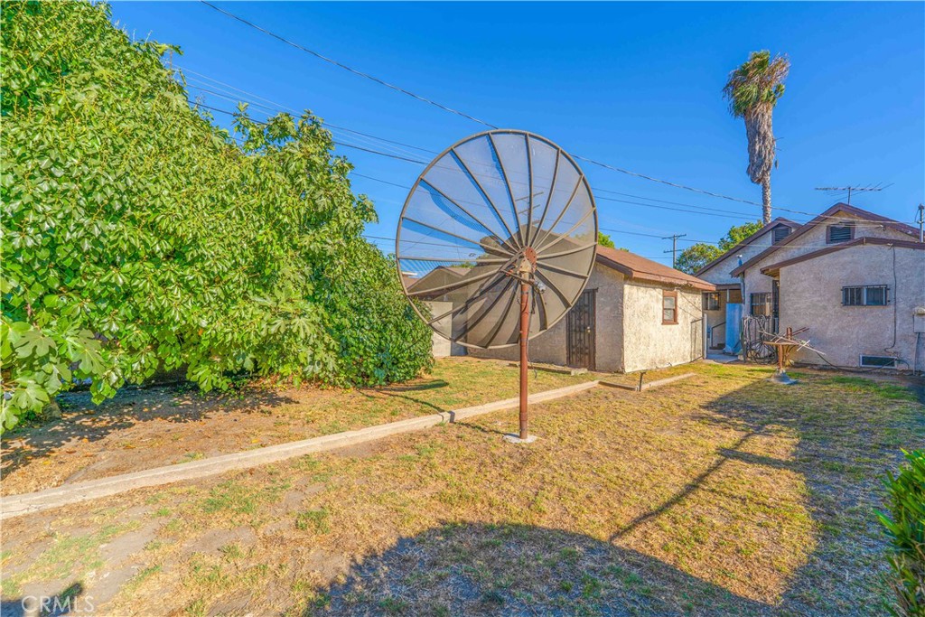 939 E 88th Place
