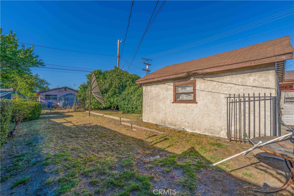939 E 88th Place