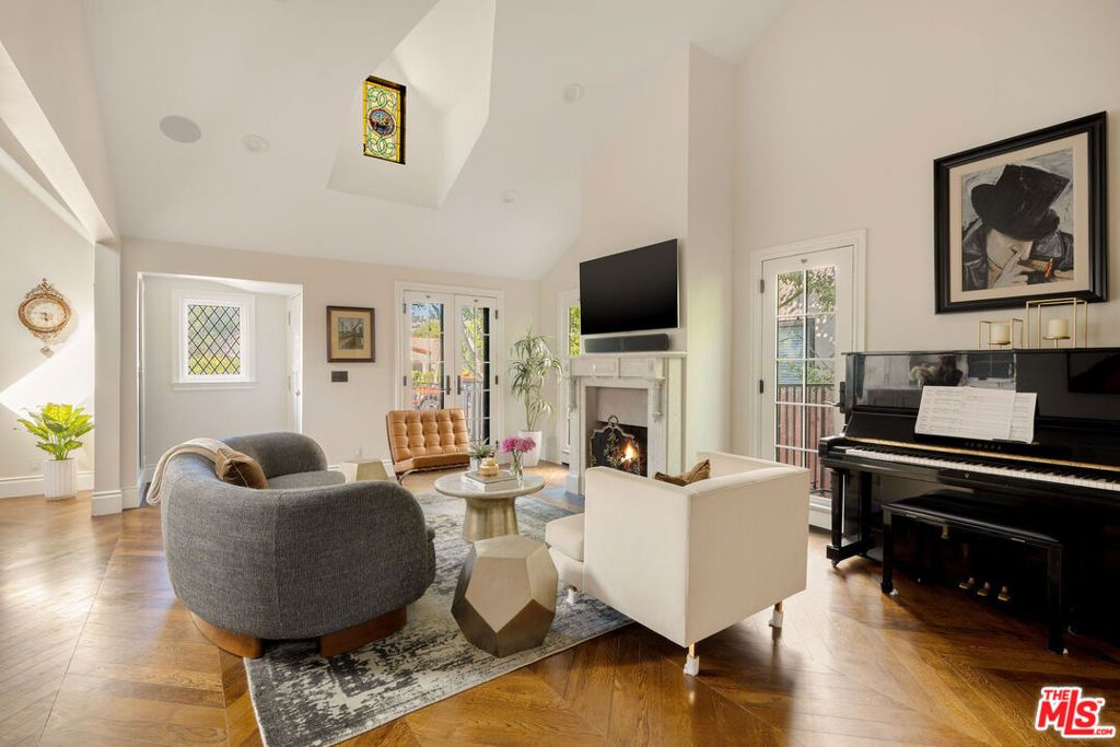 Photo of 8906 Ashcroft Avenue, West Hollywood, CA 90048 (MLS # 25604225)