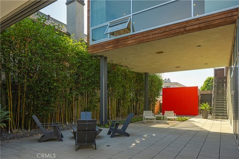 519 Santa Ana Newport Beach CA 92663