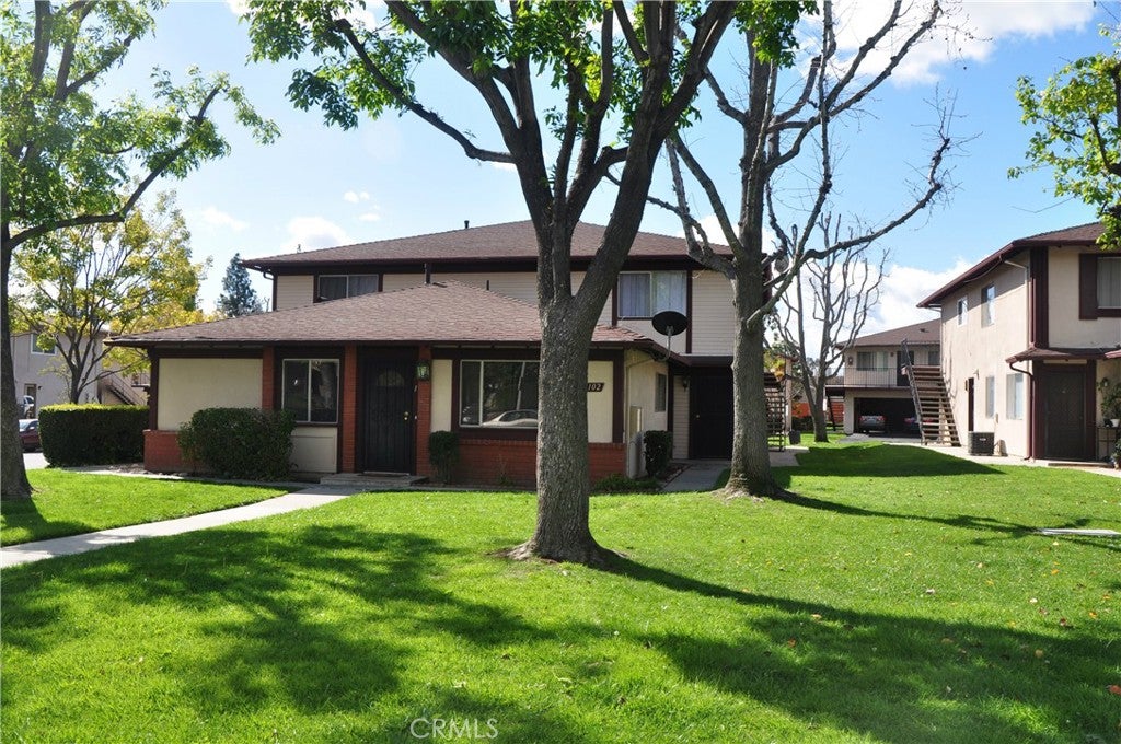 1102 W Calle Del Sol