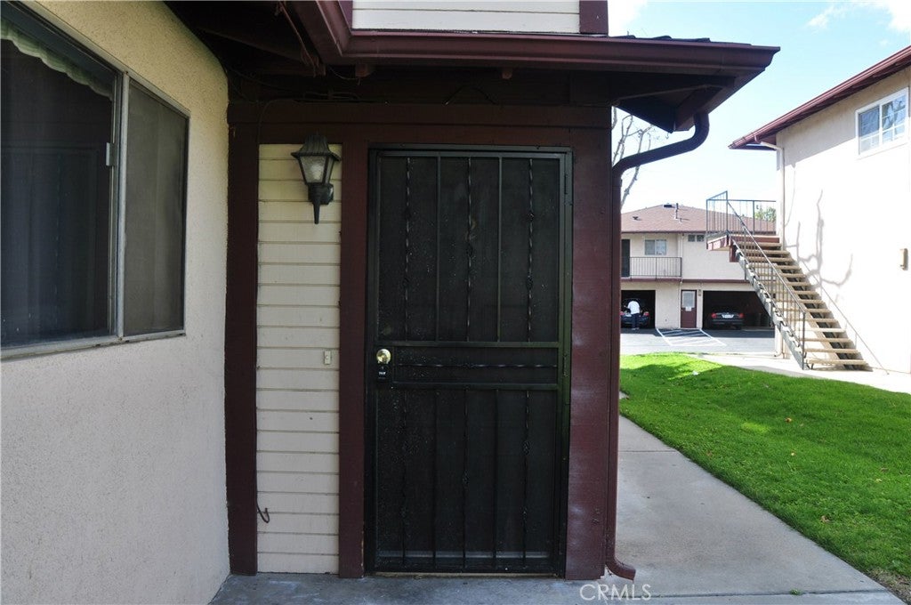 1102 W Calle Del Sol