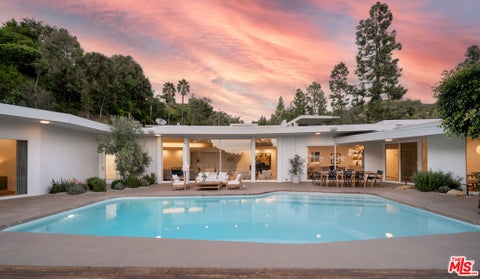 Photo of 1121 Loma Vista Drive, Beverly Hills, CA 90210 (MLS # 26101609)