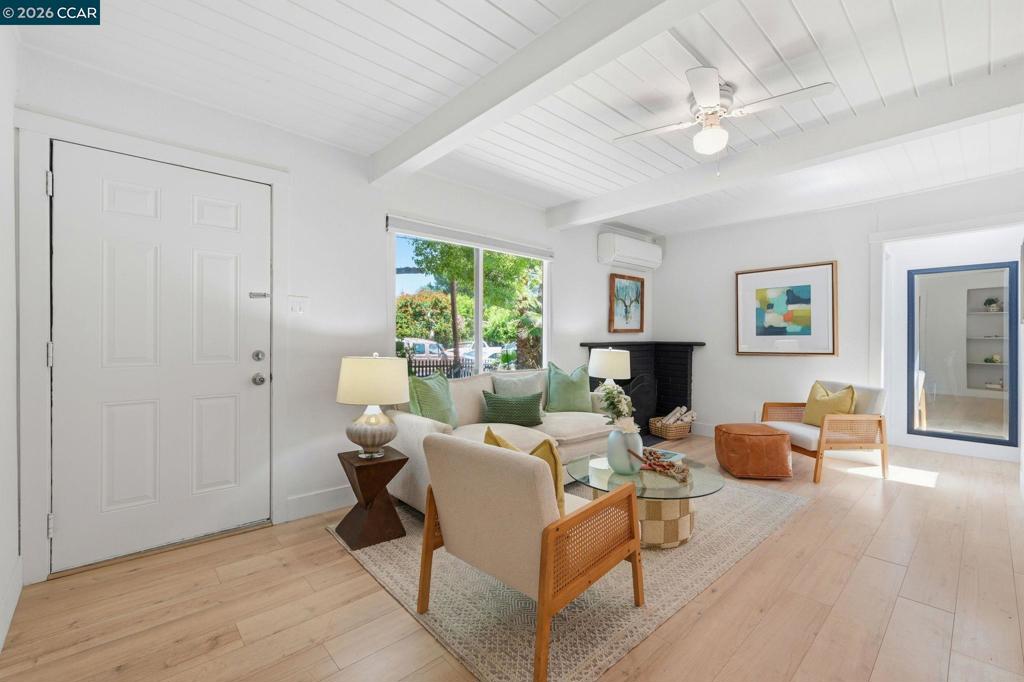 2082 Overhill Rd Rd, Concord CA 94520