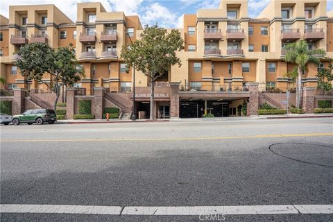Photo of 201 E Angeleno Avenue #206, Burbank, CA 91502 (MLS # AR25262467)