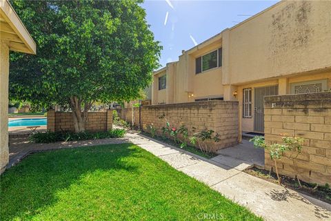 Photo of 8633 Balboa Blvd #2, Northridge, CA 91325 (MLS # SR26074418)