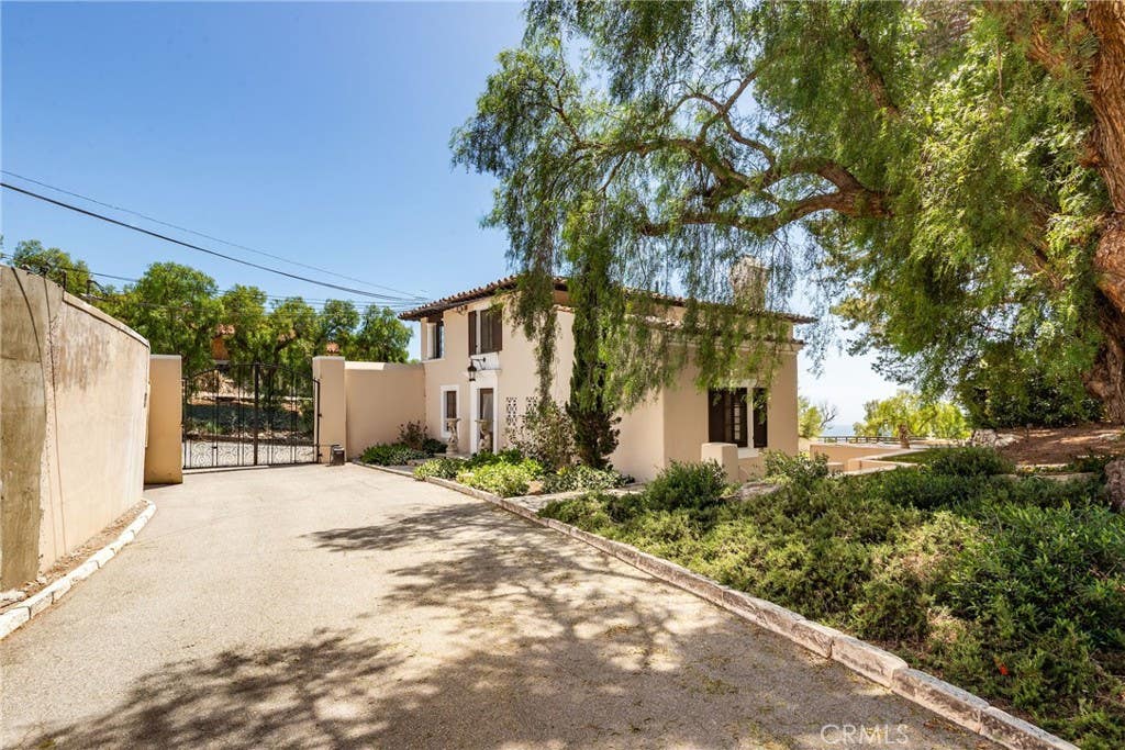 Photo of 1 Peppertree Drive, Rancho Palos Verdes, CA 90275 (MLS # PV26095022)