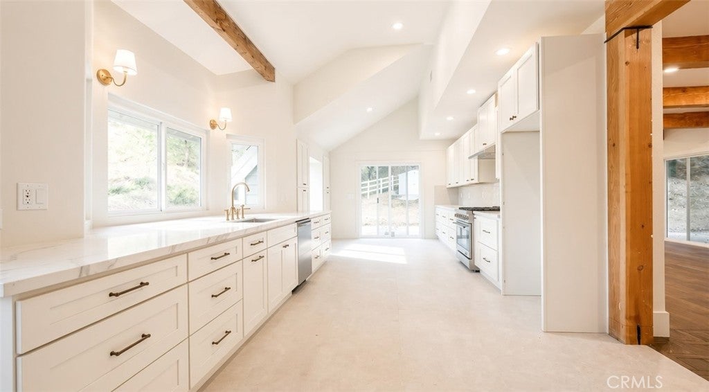 15604 Saddleback