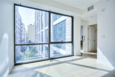 Photo of 400 S Broadway #928, Los Angeles, CA 90013 (MLS # AR25239975)
