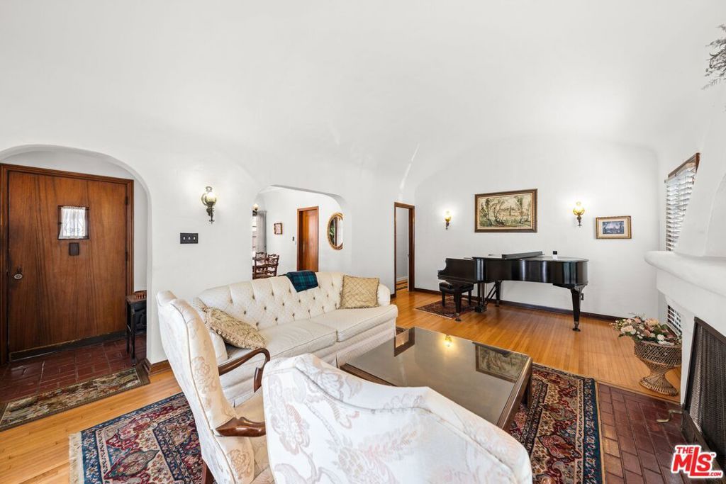 Photo of 2030 Pelham Avenue, Los Angeles, CA 90025 (MLS # 25596455)