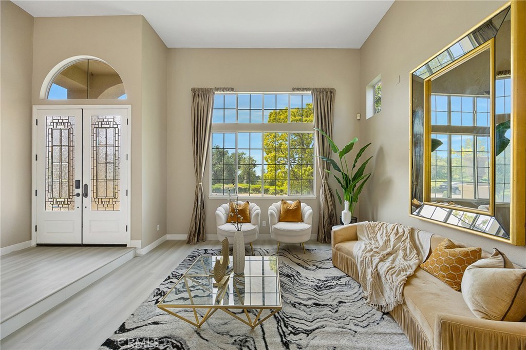5537 Ridgeview Drive