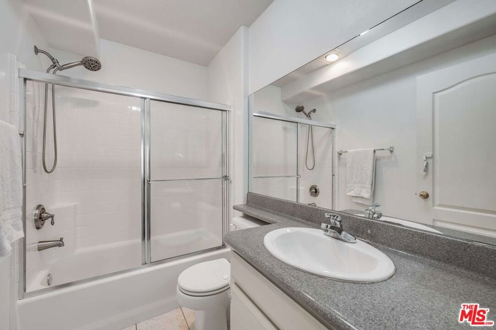 10924 Bloomfield Street 7, Los Angeles CA 91602