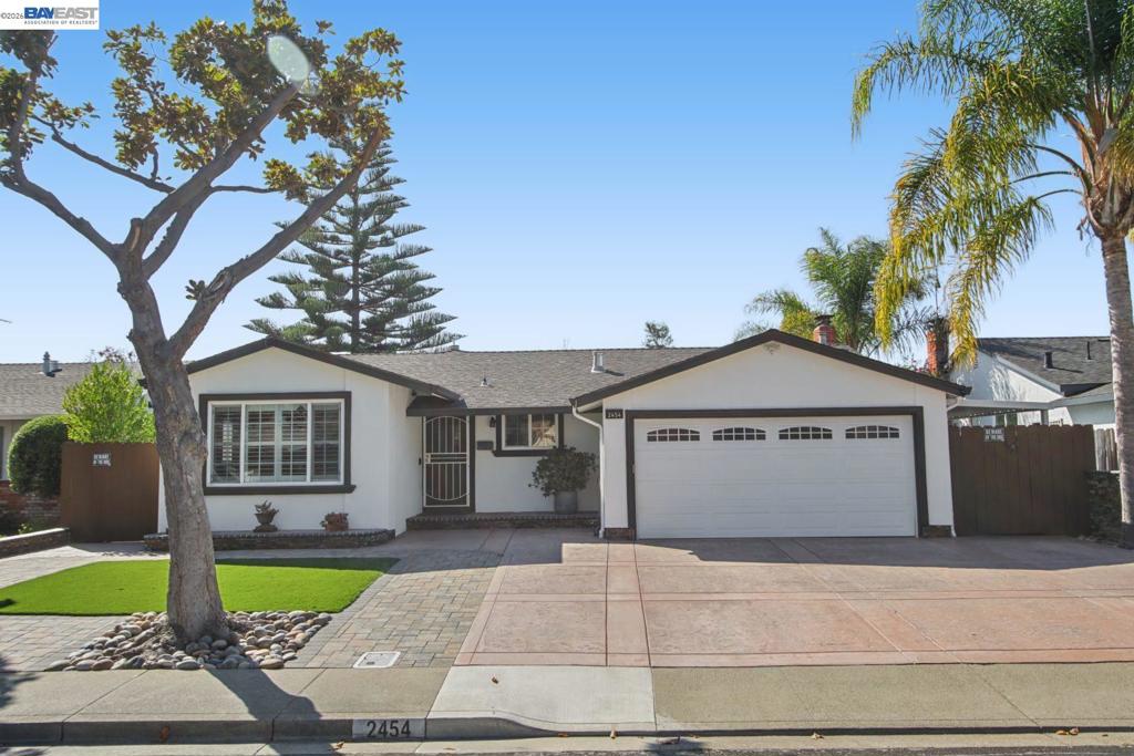 2454 Medallion Dr