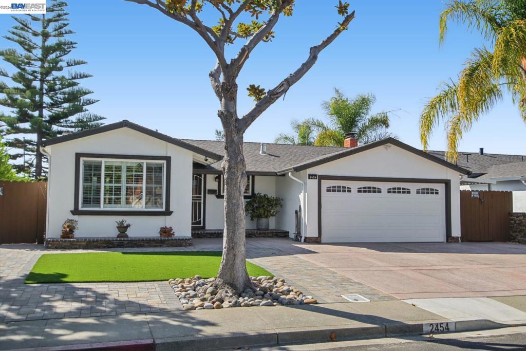 2454 Medallion Dr