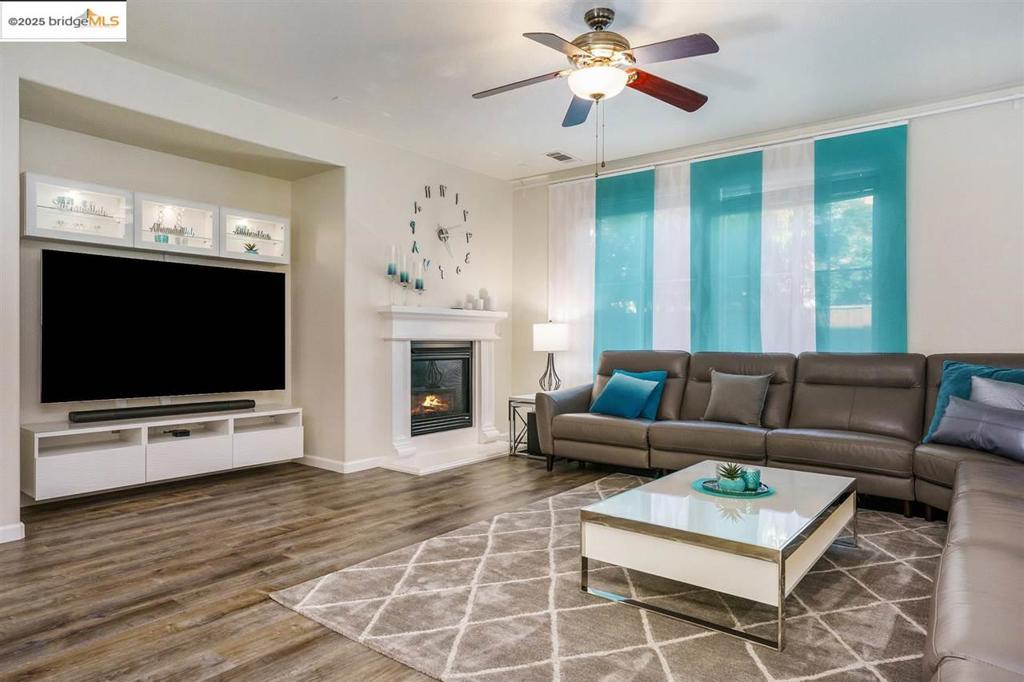 OAKLEY - Residential