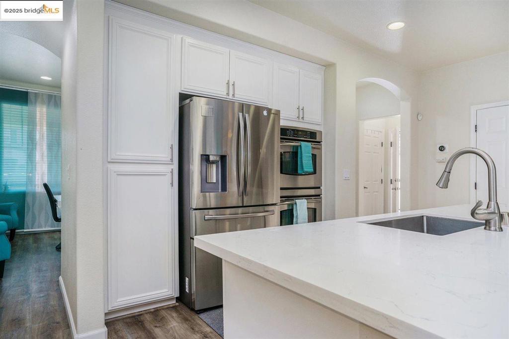 OAKLEY - Residential