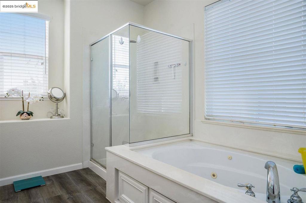 OAKLEY - Residential