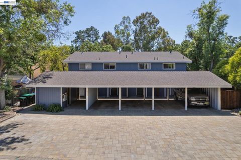Photo of 863 Palomino Dr, Pleasanton, CA 94566 (MLS # 41134061)