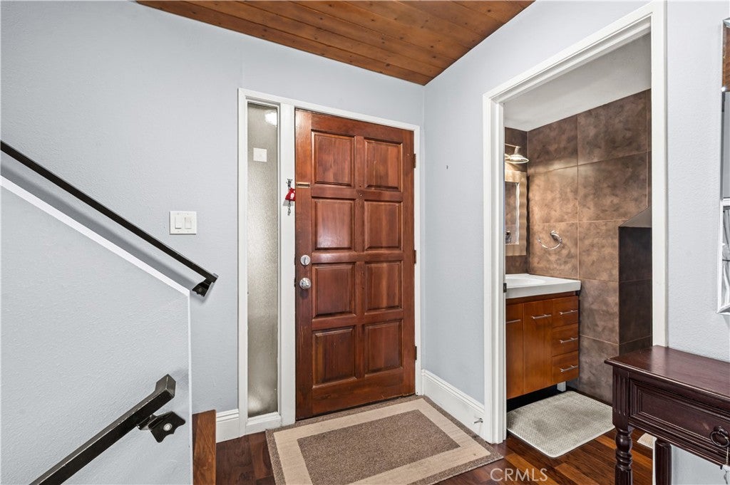 1022 S Marengo 5