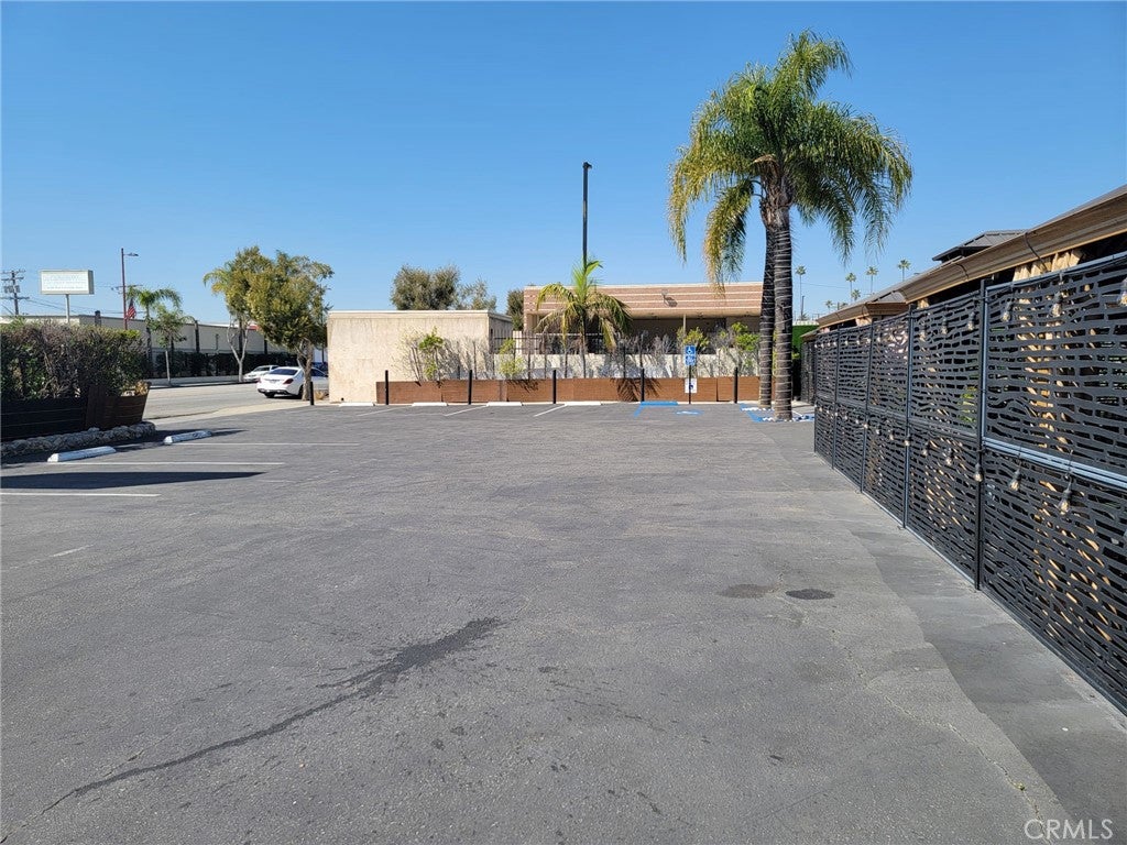 6430 San Fernando Road