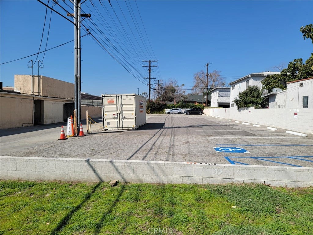 6430 San Fernando Road