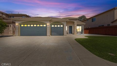 Photo of 26754 Evergreen Avenue, Murrieta, CA 92563 (MLS # CV26064287)