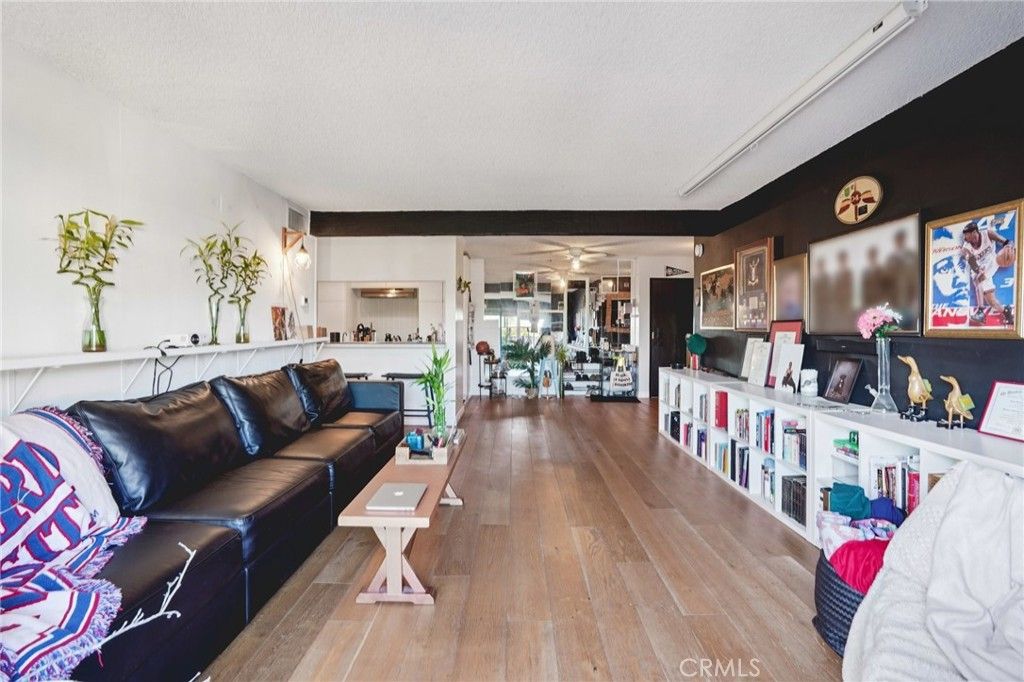 Photo of 5460 White Oak Ave #C315, Encino, CA 91316 (MLS # SR26051100)