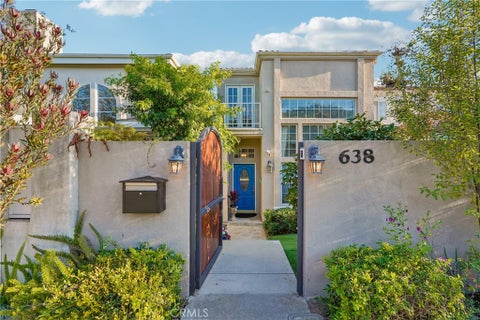 Photo of 638 Rosecrans Avenue, Manhattan Beach, CA 90266 (MLS # SB26166450)