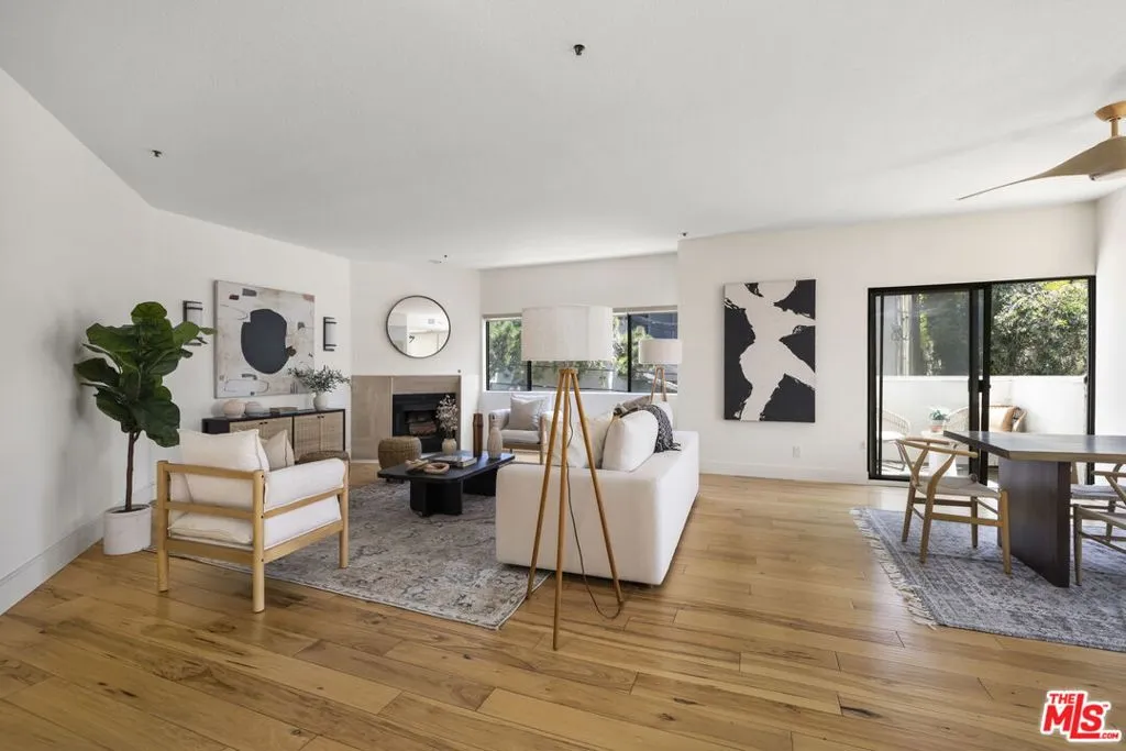 Los Angeles, California 90024, United States, 2 Bedrooms Bedrooms, ,2 BathroomsBathrooms,Residential,Pending,181640