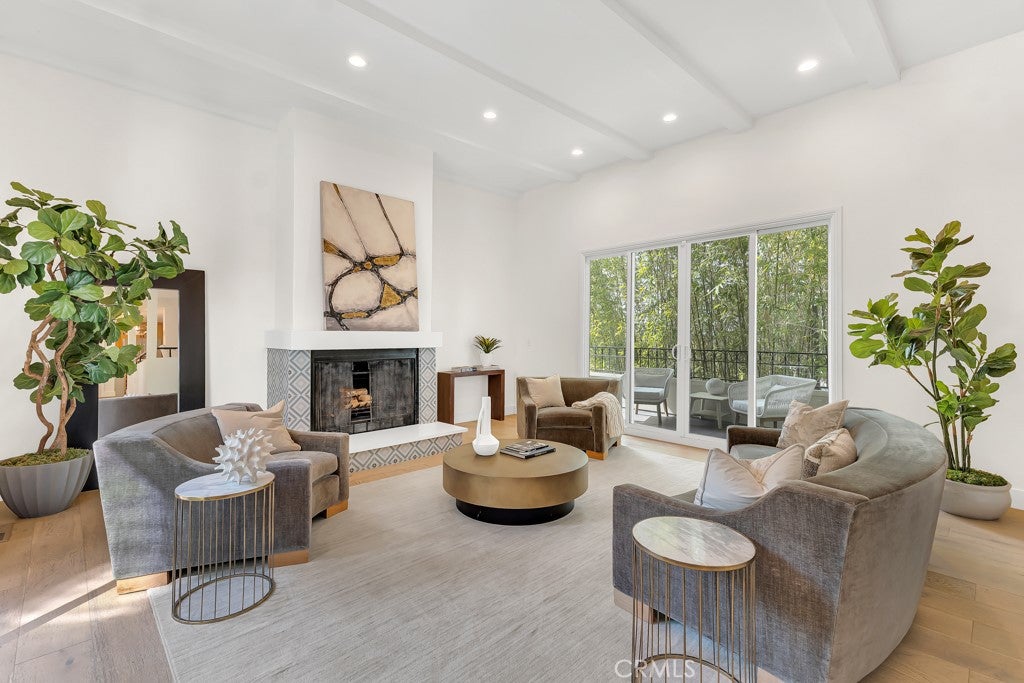 4148 Sunswept Drive