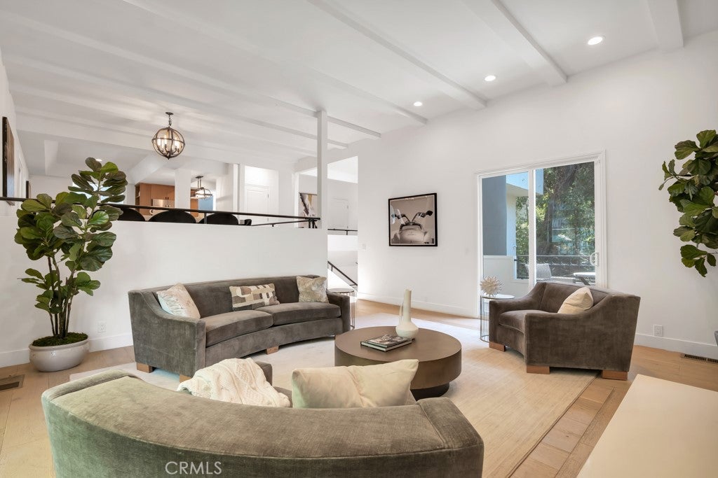 4148 Sunswept Drive