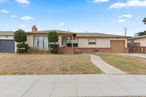 Photo of 1095 Tyler Street, Salinas, CA 93906 (MLS # ML82062057)