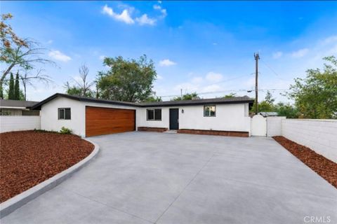44715 Gingham Lancaster CA 93535