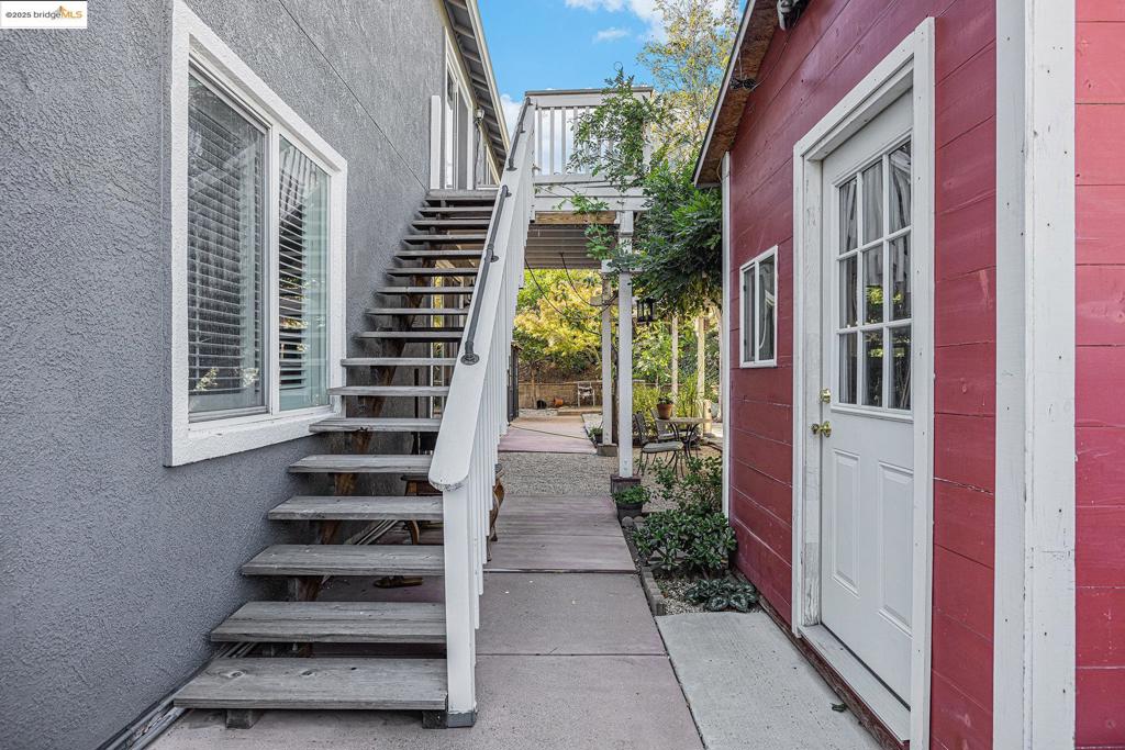 OAK HILLS - Residential