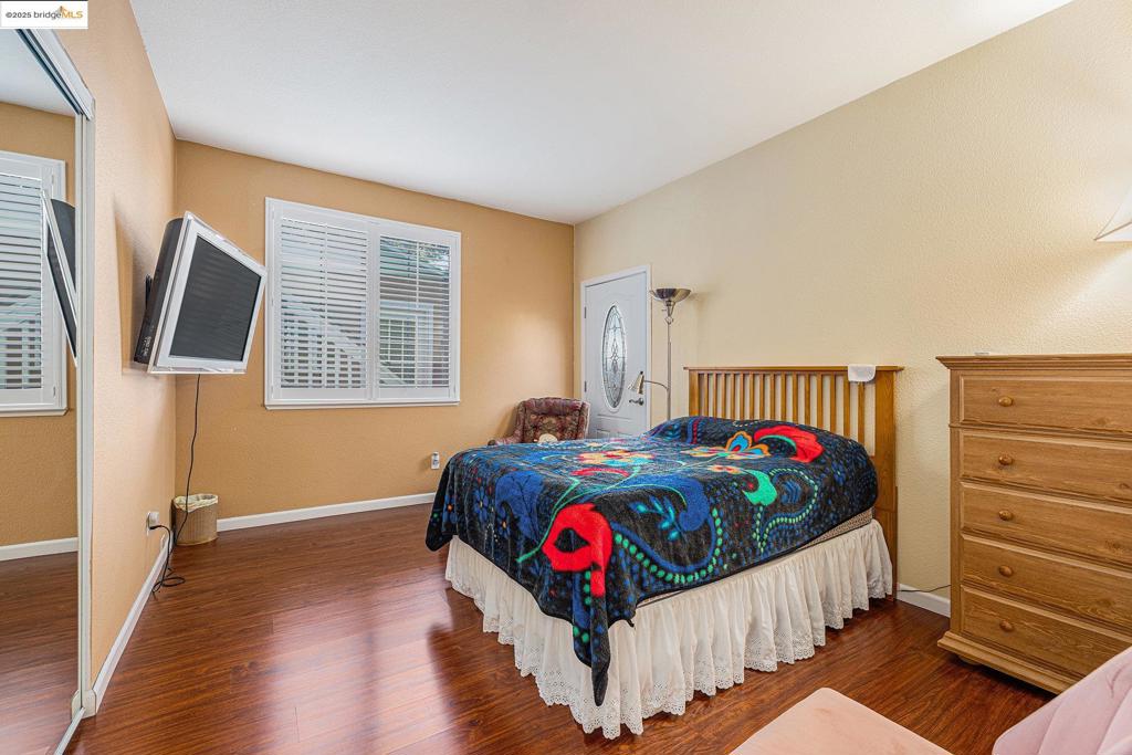 OAK HILLS - Residential