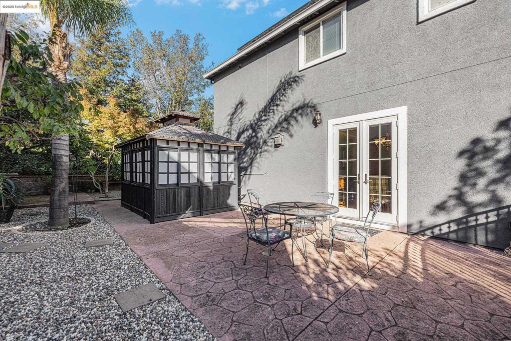 OAK HILLS - Residential