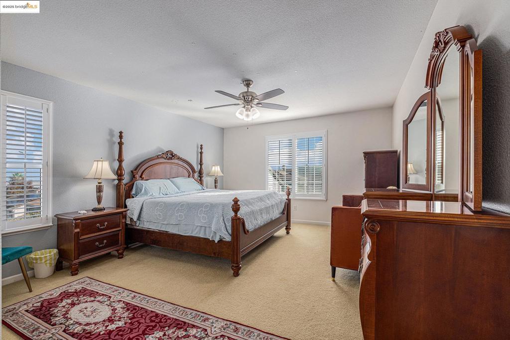 OAK HILLS - Residential