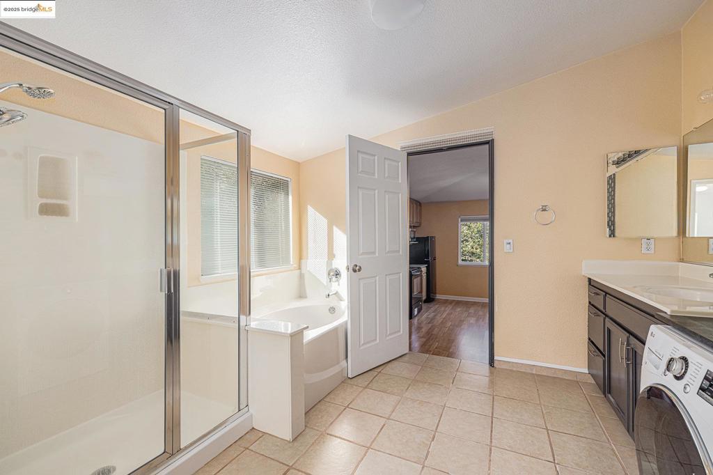 OAK HILLS - Residential