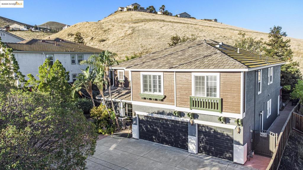 OAK HILLS - Residential