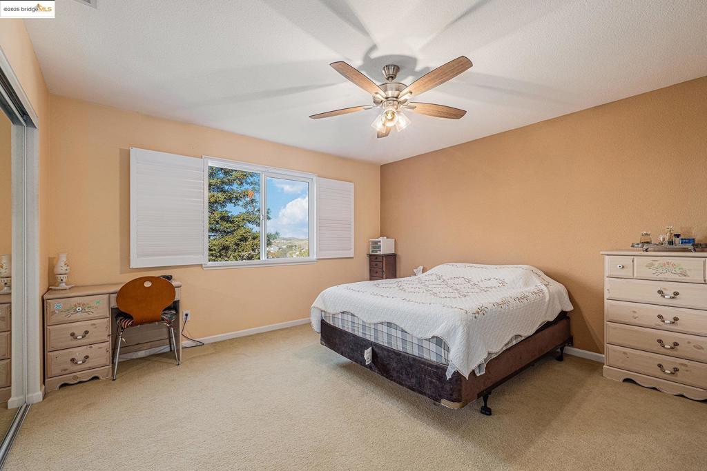 OAK HILLS - Residential