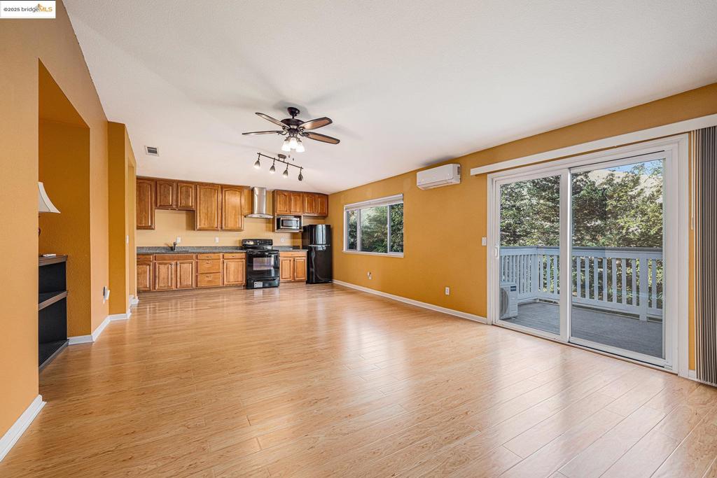 OAK HILLS - Residential