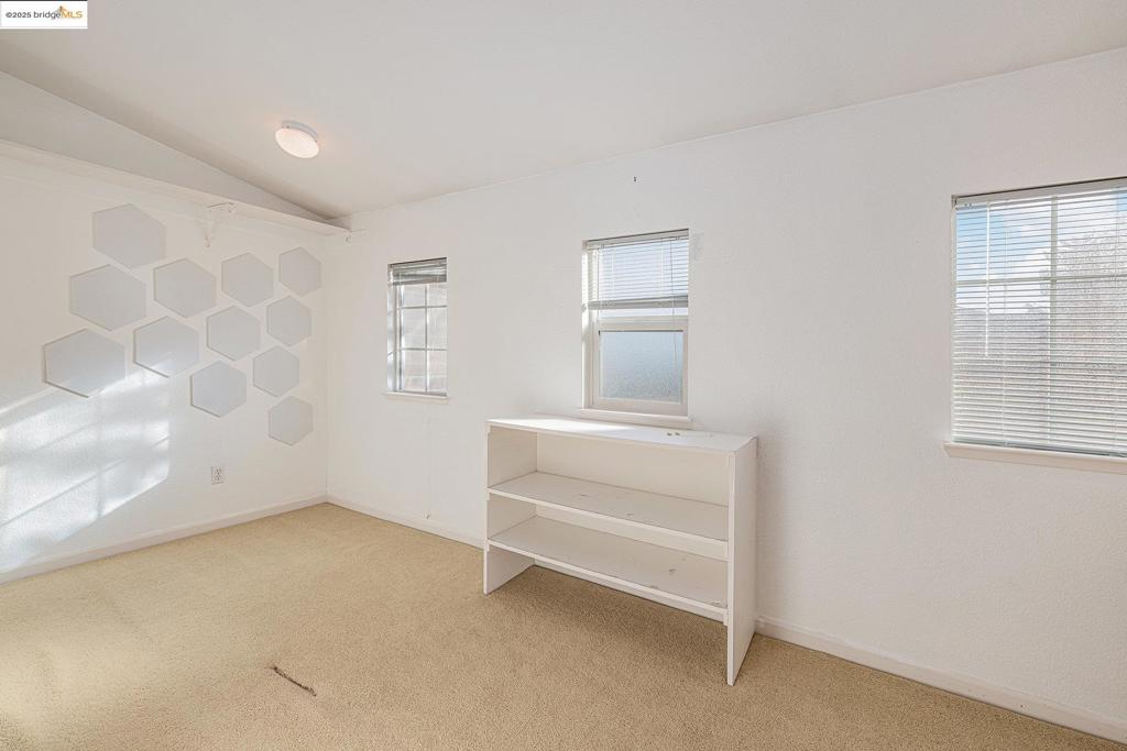 OAK HILLS - Residential