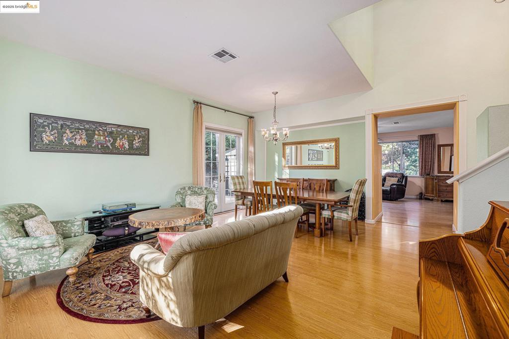 OAK HILLS - Residential