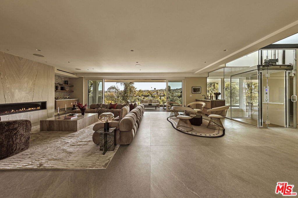 16838 Oak View Drive